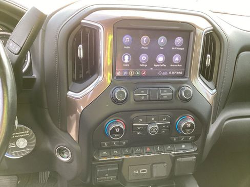 Used 2020 Chevrolet Silverado 1500 High Country w/ Technology Package AWD/4WD image 8