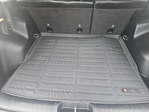 Used 2019 Jeep Cherokee Latitude Plus w/ Comfort/Convenience Group image 20