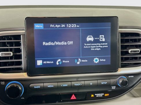 Used 2025 Hyundai Venue SEL FWD image 21