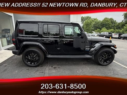Used 2021 Jeep Wrangler Unlimited Sahara w/ Cold Weather Group AWD/4WD image 6