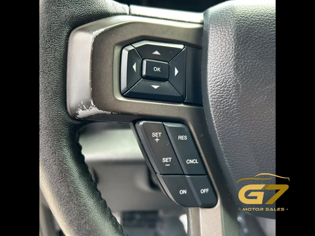 Used 2018 Ford Expedition XLT w/ Equipment Group 202A RWD image 18