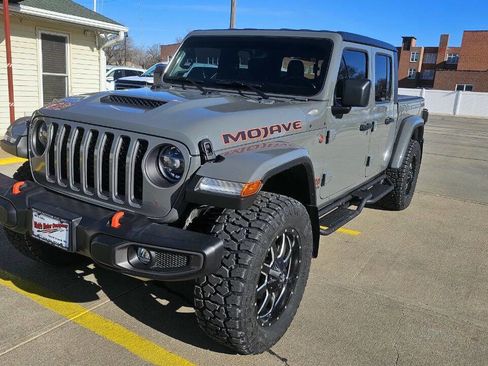Used 2021 Jeep Gladiator Mojave image 1