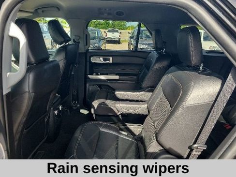 Used 2023 Ford Explorer Limited w/ Equipment Group 301A RWD image 18