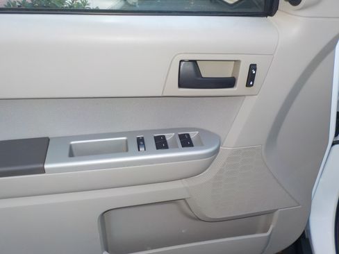 Used 2012 Ford Escape FWD Hybrid image 15