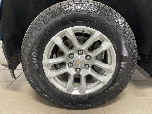 Used 2024 Chevrolet Silverado 1500 LT AWD/4WD image 7