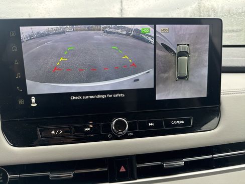 Used 2025 Mitsubishi Outlander SE image 18