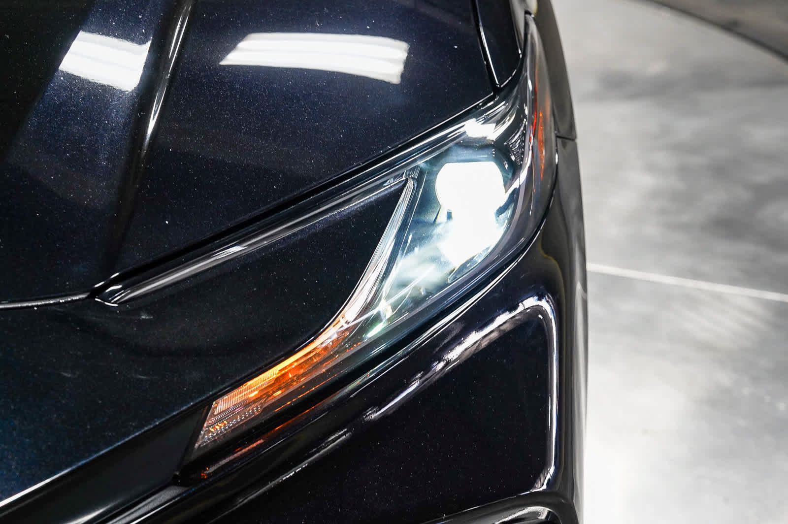 Used 2025 Toyota Camry LE w/ Convenience Package FWD image 7