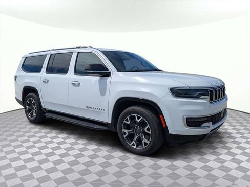 Used 2023 Jeep Wagoneer L Series III image 2