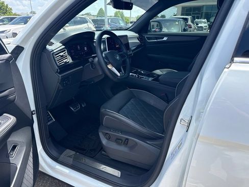 Used 2024 Volkswagen Atlas Cross Sport SEL Premium R-Line AWD/4WD image 12
