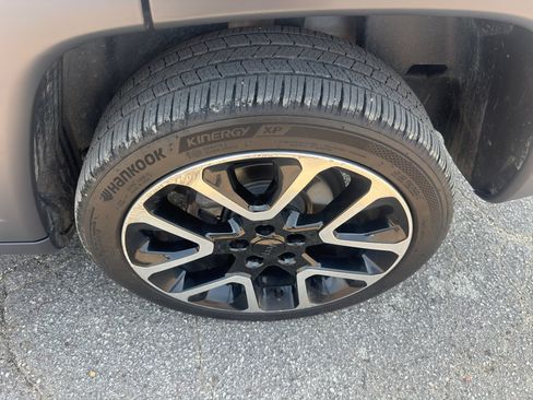 Used 2018 Jeep Compass Limited w/ Navigation Group AWD/4WD image 23