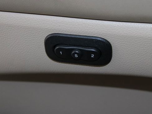 Used 2020 Jeep Grand Cherokee Limited w/ Luxury Group II image 39