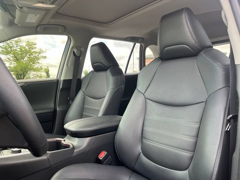 Used 2025 Toyota RAV4 Limited w/ Advanced Technology Package AWD/4WD image 15