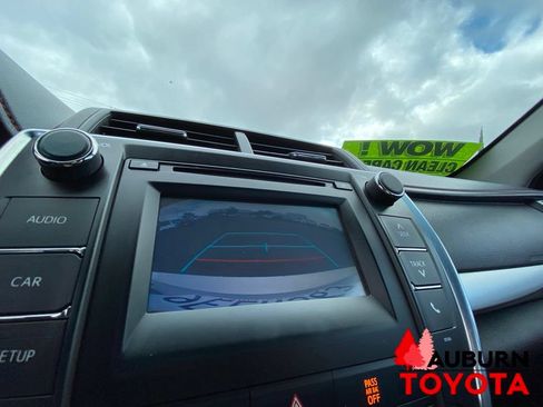 Used 2015 Toyota Camry SE FWD image 39