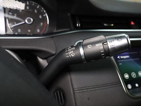 Used 2020 Land Rover Range Rover Evoque S AWD/4WD image 24