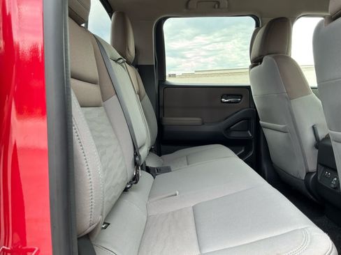 Used 2022 Nissan Frontier SV RWD image 18