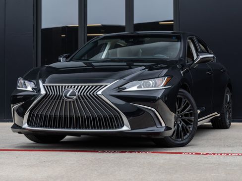 Used 2021 Lexus ES 250 w/ Premium Package AWD/4WD image 1