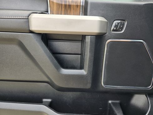 Used 2019 Ford F150 Lariat w/ Equipment Group 502A Luxury image 17