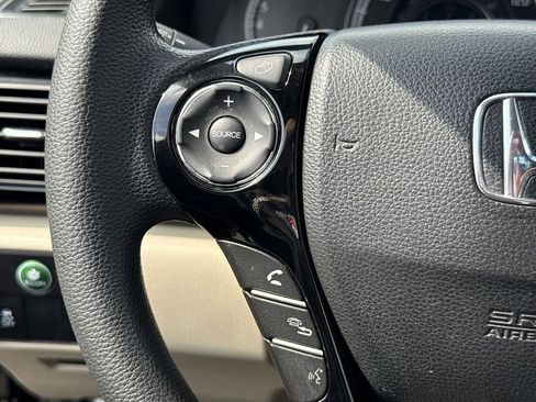 Used 2017 Honda Accord LX image 30