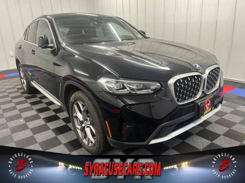 Used 2025 BMW X4 xDrive30i AWD/4WD image 1