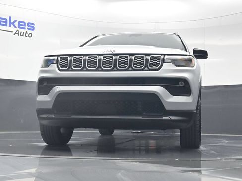 Used 2025 Jeep Compass Limited AWD/4WD image 37