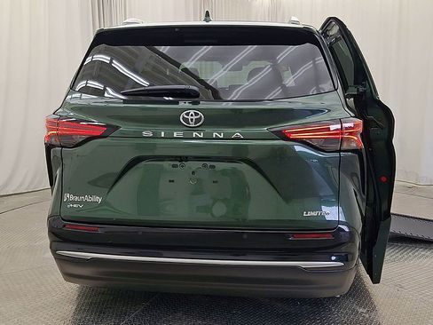 Used 2026 Toyota Sienna Limited FWD image 2