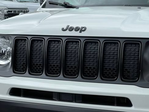 Used 2023 Jeep Renegade Altitude w/ Convenience Group I AWD/4WD image 38