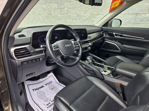 Used 2025 Kia Telluride S AWD/4WD image 13