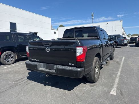 Used 2020 Nissan Titan SV w/ SV Convenience Package image 10