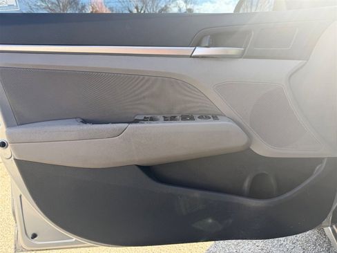Used 2020 Hyundai Elantra SEL image 28