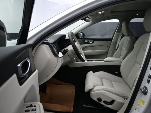New 2026 Volvo XC60 B5 Ultra w/ Climate Package AWD/4WD image 11