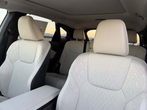 New 2026 Lexus RX 450h RX 450h+ Luxury image 18