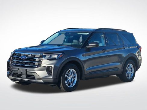 New 2026 Ford Explorer Active w/ Active Comfort Package image 2