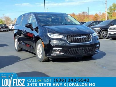 Used 2024 Chrysler Pacifica Touring-L