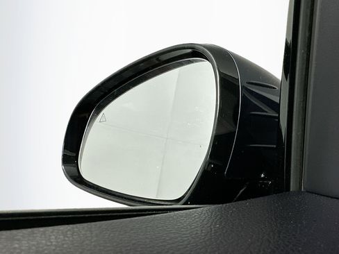 Used 2025 Genesis G70 2.5T RWD image 16