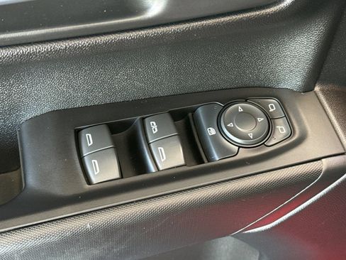 Used 2022 Chevrolet Silverado 1500 Custom w/ LPO, Dark Essentials Package AWD/4WD image 18