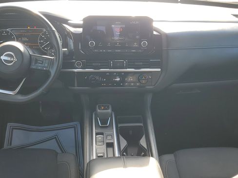 Certified 2024 Nissan Pathfinder SV image 15