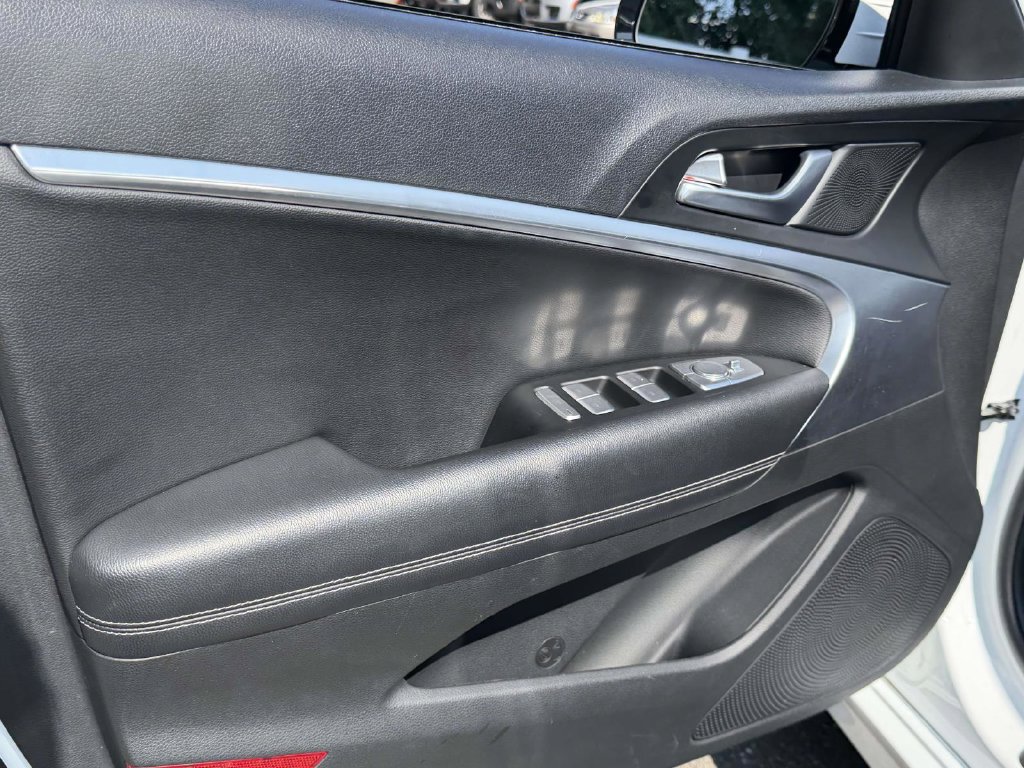 Used 2025 Genesis G70 2.5T AWD/4WD image 21