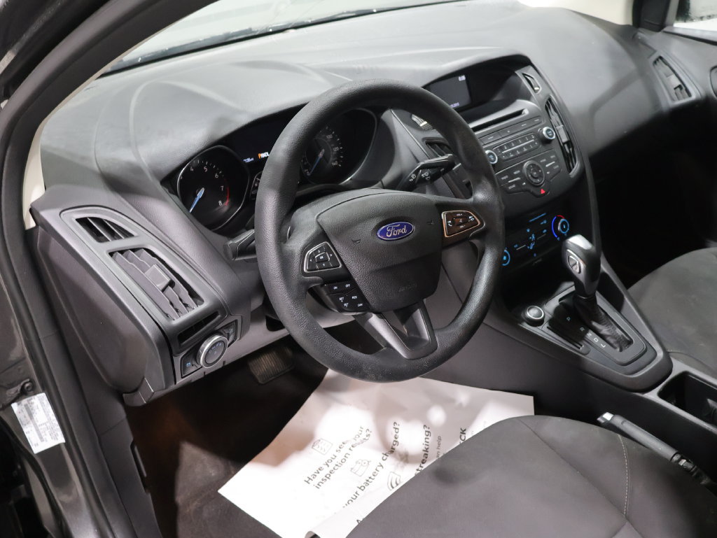 Used 2015 Ford Focus SE FWD image 14
