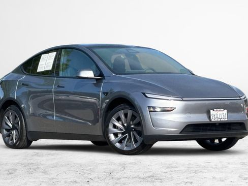 Used 2026 Tesla Model Y 2WD image 2