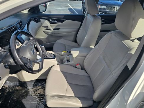 Used 2018 Nissan Rogue Sport SL w/ SL Premium Package image 15