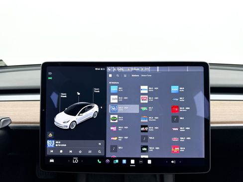 Used 2021 Tesla Model 3 Standard Range Plus image 22