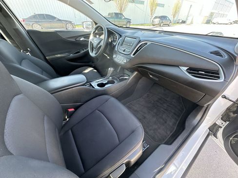 Used 2018 Chevrolet Malibu LS image 28