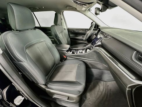 Used 2023 Jeep Grand Cherokee L Laredo w/ Luxury Tech Group I RWD image 28