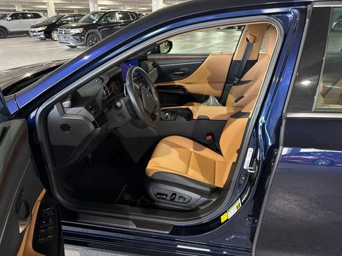 Certified 2025 Lexus ES 350 w/ Premium Package FWD image 3