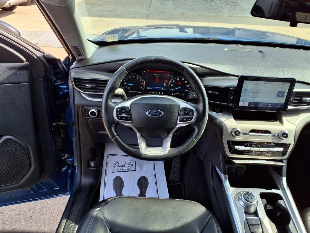 Used 2023 Ford Explorer XLT w/ Equipment Group 202A AWD/4WD image 3