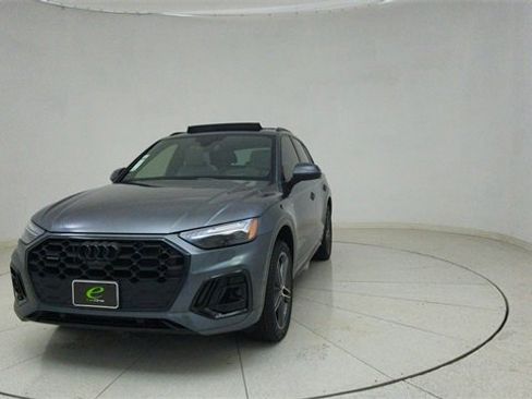 Used 2024 Audi Q5 e Prestige w/ Prestige Package image 71