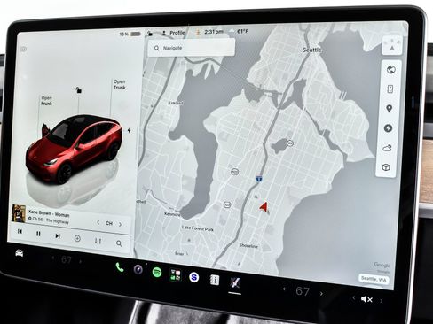 Used 2023 Tesla Model Y AWD image 23