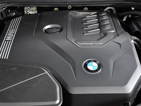 Used 2025 BMW X4 xDrive30i AWD/4WD image 33