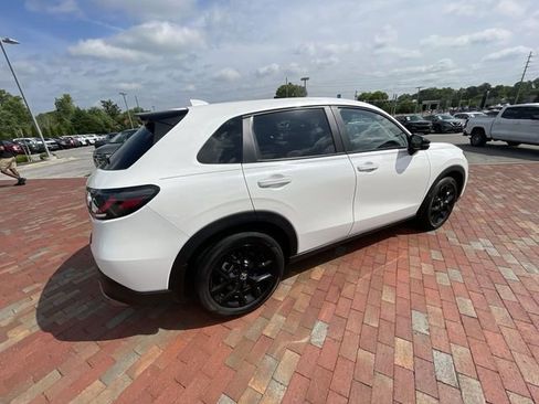 Certified 2025 Honda HR-V Sport image 36