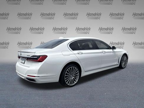 Used 2021 BMW 740i w/ Premium Package RWD image 10